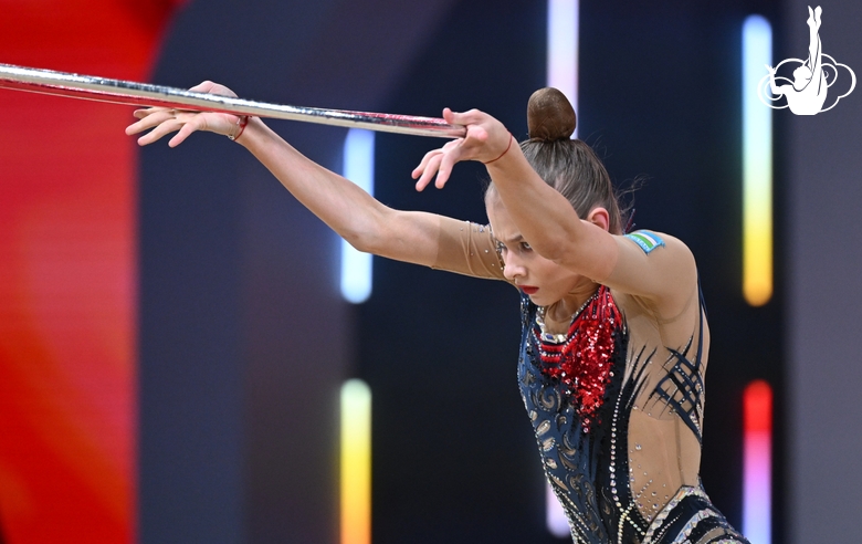 Sevinch Muminova during the hoop exercise