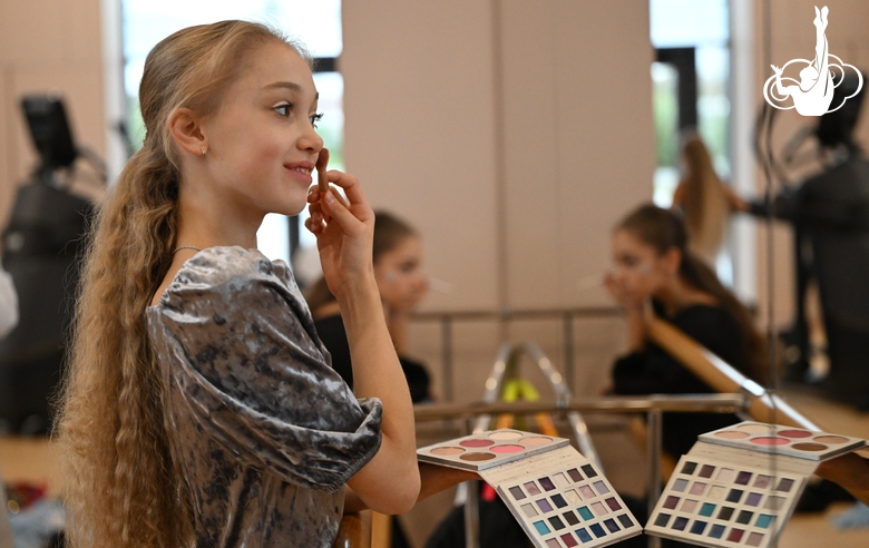 Елизавета Гераськина в преддверии новогодней елки