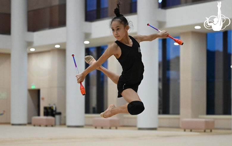 Мария Разоренова из Таджикистана во время тренировки перед международным турниром «Кубок "Небесная грация"» и Beijing Top Open — 2025