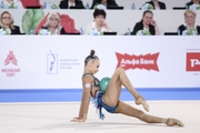 Яна Заикина во время упражнения с мячом