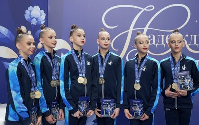Эмоциями от выступления делятся трехкратные чемпионки всероссийских соревнований «Надежды России»