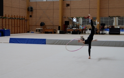 Алина Кабаева и Евгения Елисеева объясняют Еве Кононовой технику препарасьона