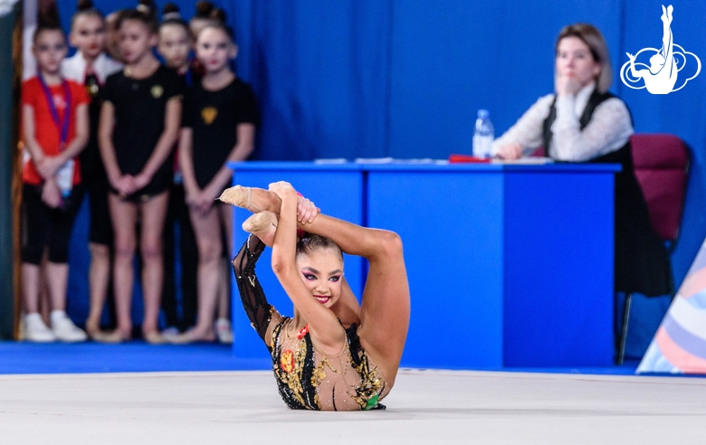 Ksenia Savinova during the exercise without object