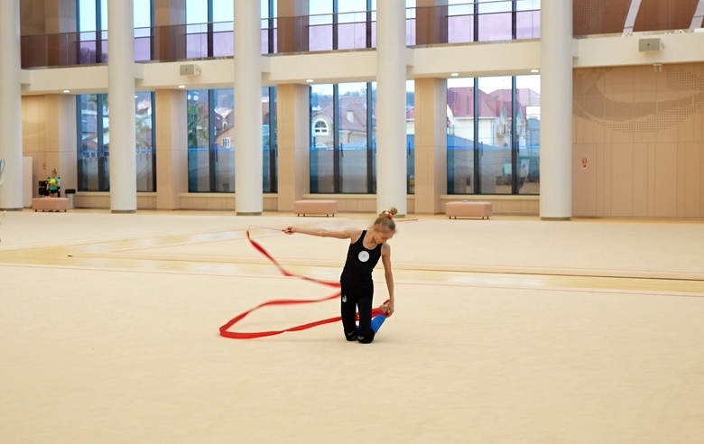 Experiments on the dance track, work with the image, and a spectacular boomerang