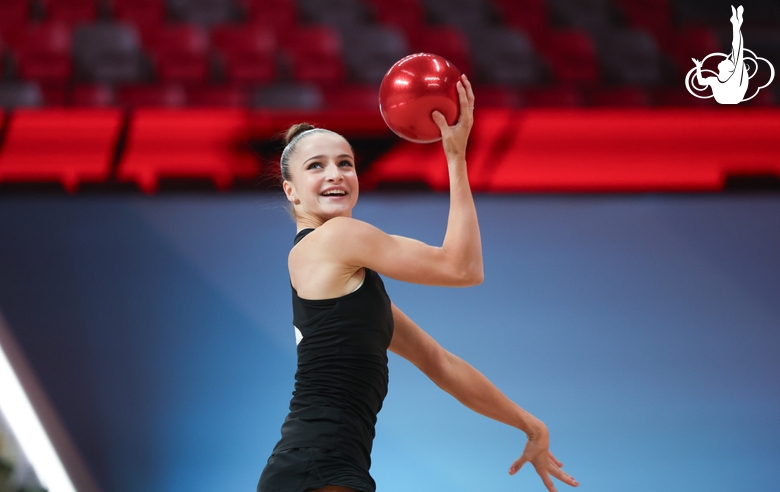 Milena Shchenyatskaya during floor testing