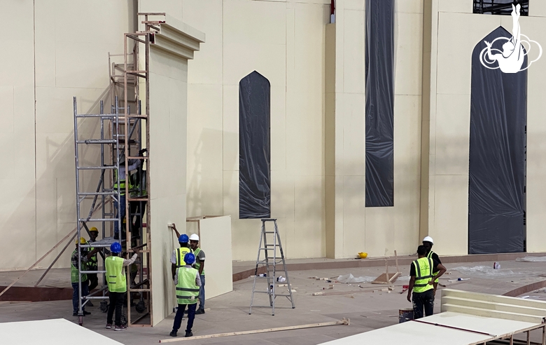 The installation of the Sky Grace Cup tournament decorations in Doha