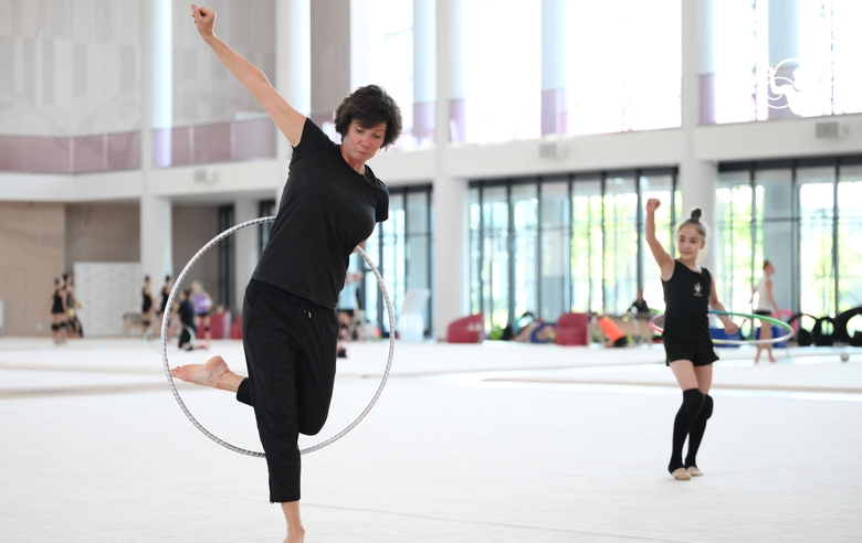 Choreographer Irina Zenovka and Ksenia Savinova during the workout