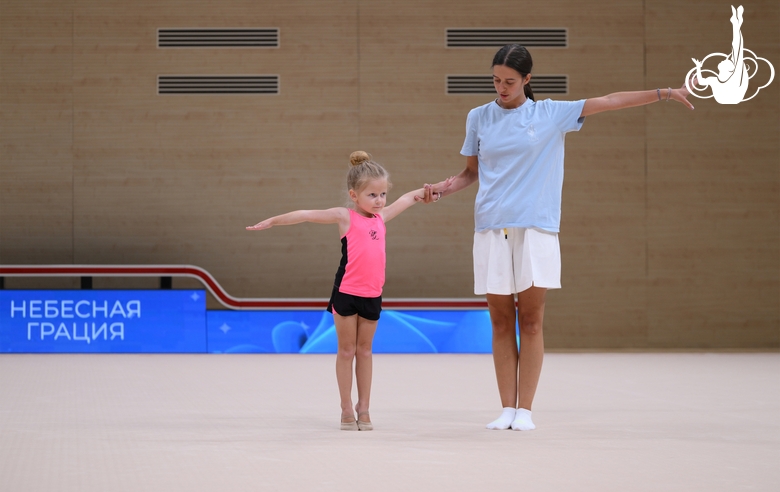 Участница первого отбора в группы дошкольного образования на новый учебный год с тренером Елизаветой Черновой