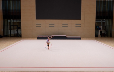 Alina Kabaeva suggests Ksenia Savinova how to fix the shortcomings in the hoop exercise