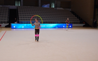 While working on her hoop routine, the Olympic champion drew Ksenia Savinova’s attention to artistic nuances