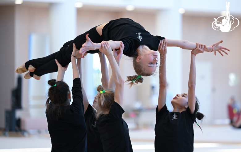 Групповички Академии во время тренировки с заслуженным тренером России Татьяной Сергаевой