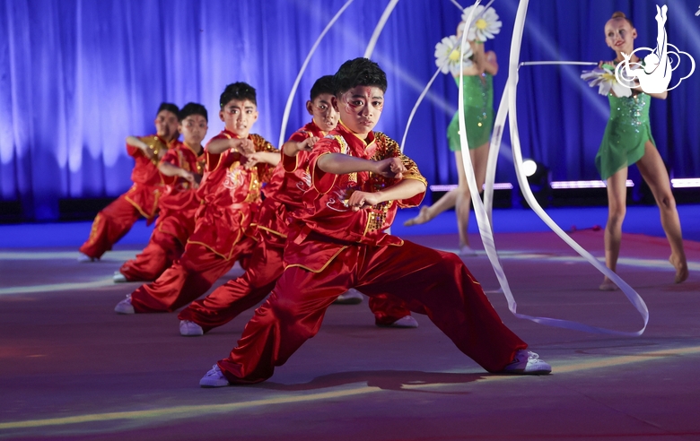 Katyusha performance by Chinese artists Liu Meilin and Wen Zhang Xian at the gala concert