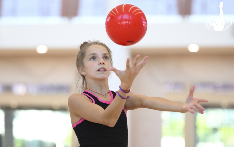 Jimena Dominguez during an exercise with the ball