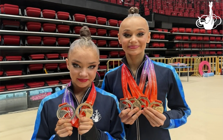 Шесть медалей увозят юниорки Яна Заикина и Ксения Савинова с турнира Evgeniya Cup