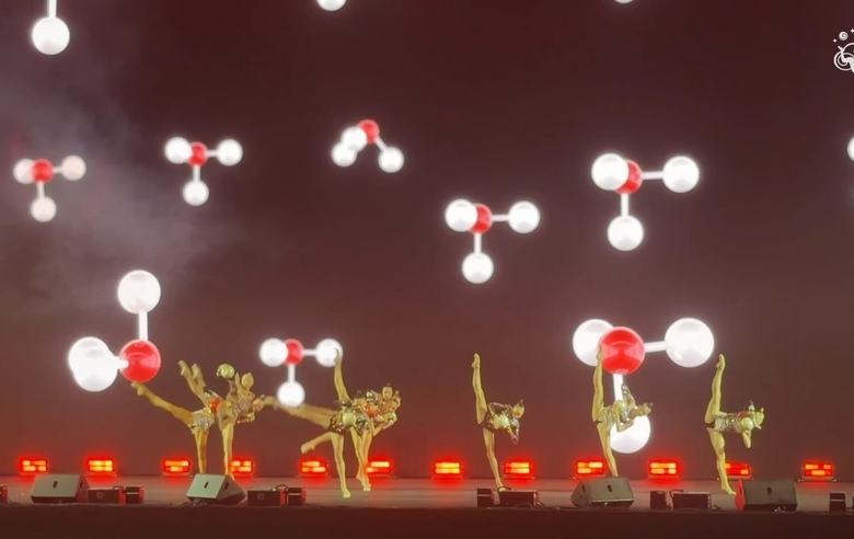The Academy's junior group gymnasts performed at the Iceberg Ice Palace for the educational ice show Multiverse Sirius, dedicated to Knowledge Day