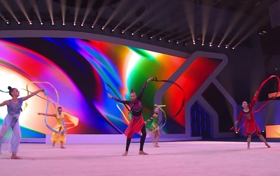 Гала-концерт в спорткомплексе «Шоуган» продолжился номером «Земля — родина любви»!