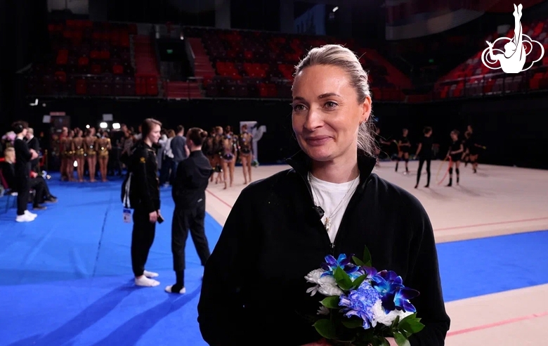 «Я очень горжусь нашей командой!» Тренер Анна Усцова — о победе групповичек Академии в многоборье на чемпионате России