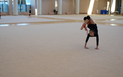 Olympic champion Alina Kabaeva celebrates Egle Abruzzini's contribution to rhythmic gymnastics