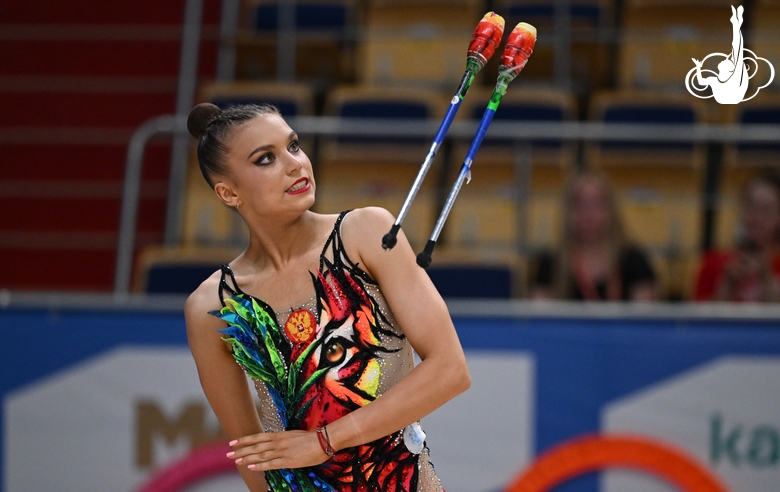 Vladislava Nikolaenko during the exercise with clubs