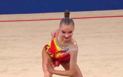 Выступление Ксении Савиновой с обручем в Пекине