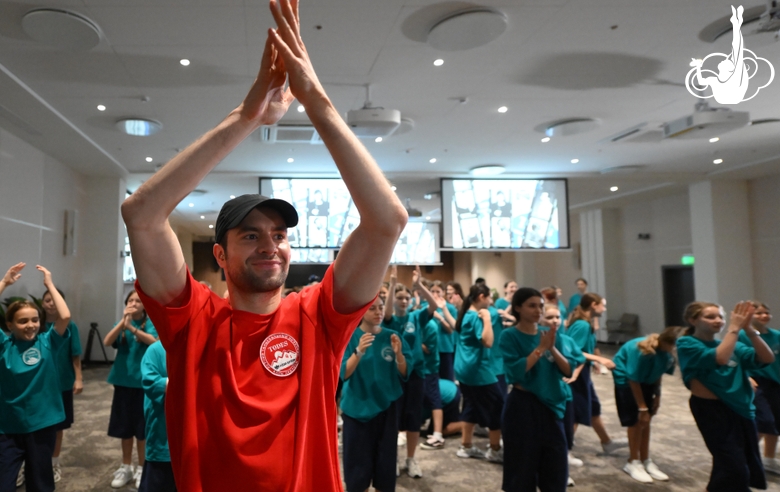 Alla Dukhova's TODES Theatre soloist Martin Scibor-Gurkovsky during a master class