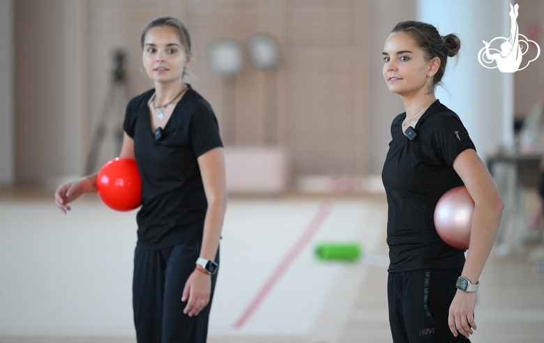 Arina and Dina Averina during the master class