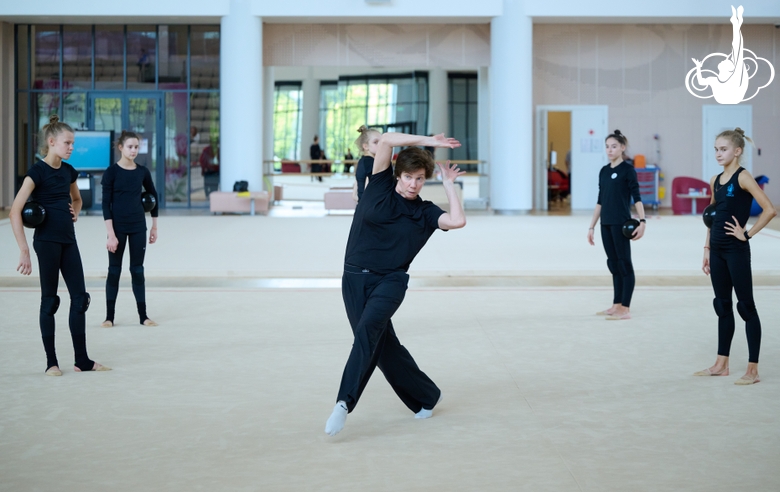 Irina Zenovka, Alina Festival choreographer, works with the Russian National team on group exercises