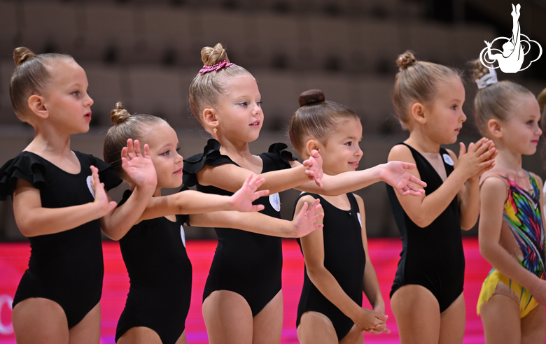 Гимнастки 2020 и 2021 годов рождения на турнире «мАлинка» выступили с упражнениями без предмета