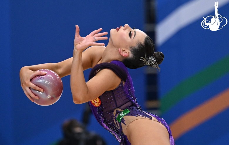 Lala Kramarenko during the ball exercise