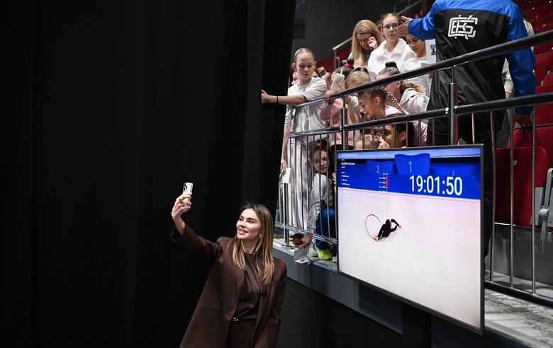 September 19, 2026. Olympic champion Alina Kabaeva with fans at the third stage of the Cup of the Strongest in St. Petersburg