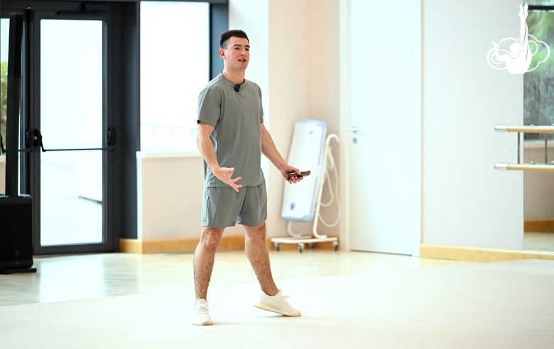 Хореограф сборной России Кирилл Баркан во время тренировки в Академии