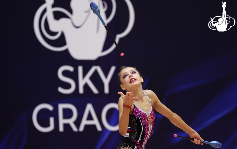 Karolina Tarasova during an exercise with clubs