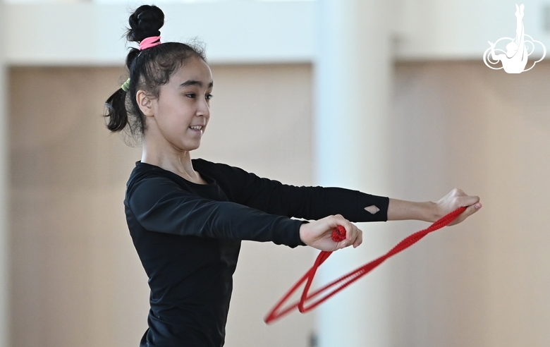 Гимнастка из Киргизии Альбина Козубаева — о тренировках в Академии перед турниром «Небесная грация»