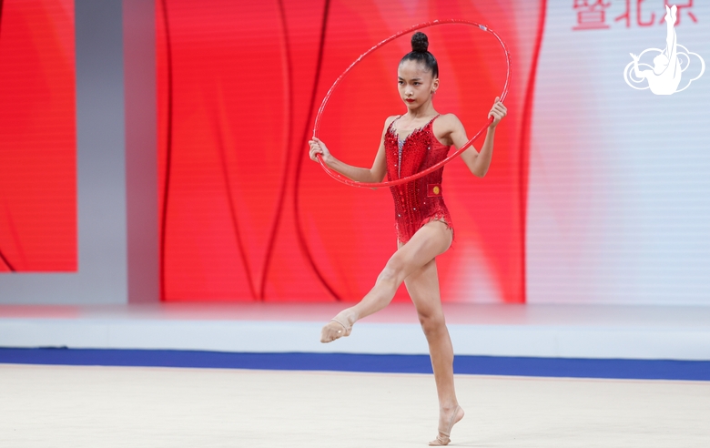 Asel Arapova during the hoop exercise