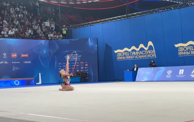 Enthusiastic support of Masha Borisova at the Russian championship during the hoop routine