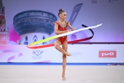 Karolina Pakhtusova during a ribbon exercise