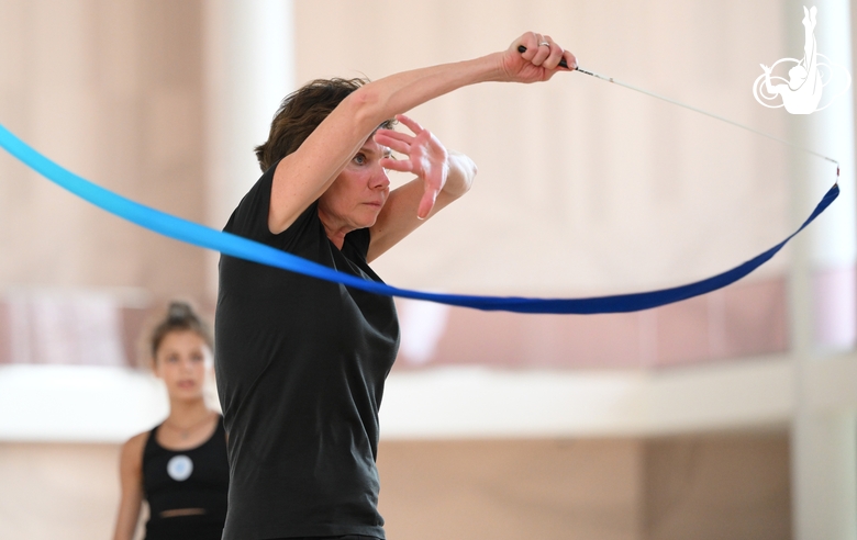 Choreographer Irina Zenovka during the training session in the Academy