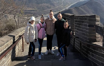 Гимнастки посетили Великую Китайскую стену