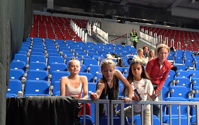 «Будете хорошо тренироваться — сами туда попадете!»