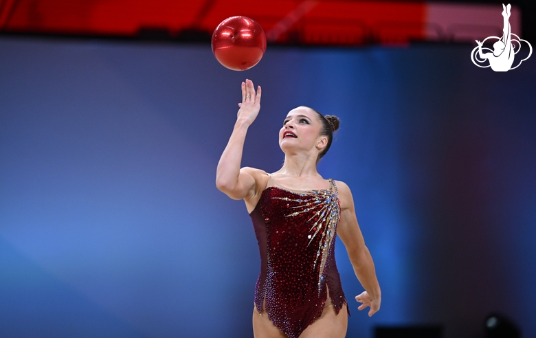 Milena Shchenyatskaya during the ball exercise