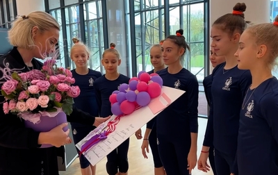 Показываем, как групповички Академии поблагодарили Анну Усцову за работу с ними