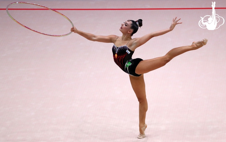 Exercise with a hoop. Lala Kramarenko (Russia)