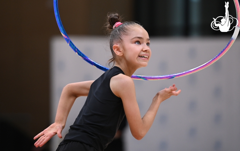 Ksenia Savinova during an exercise with a hoop during floor testing