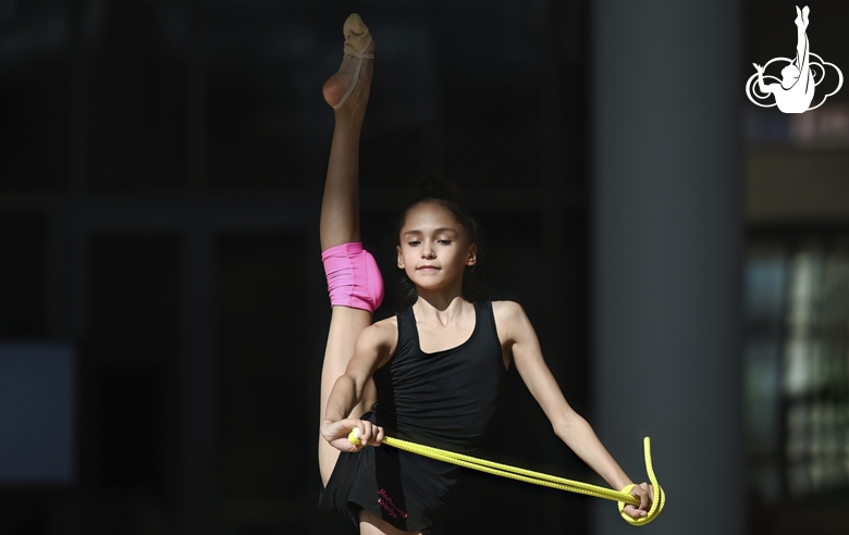 Valeria Medvedeva during an exercise with a jump rope