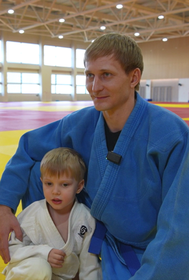 "They motivate and inspire!" Parents of young judokas talk about a lesson with Olympic champions