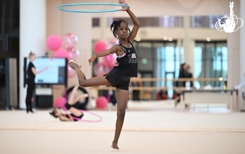 Нкенко-Сита Давина Шансельви из Республики Конго во время тренировки перед международным турниром «Кубок "Небесная грация"» и Beijing Top Open — 2025