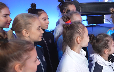 Теплая встреча олимпийской чемпионки с нашими гимнастками в Пекине!