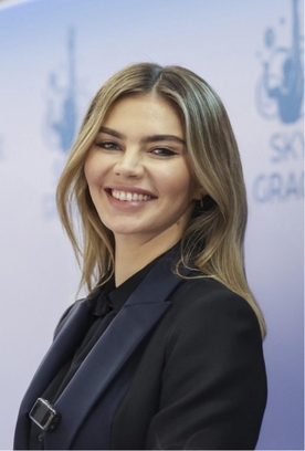 Олимпийская чемпионка Алина Кабаева поблагодарила работников Академии художественной гимнастики «Небесная грация» за вклад в результат гимнасток на чемпионате мира