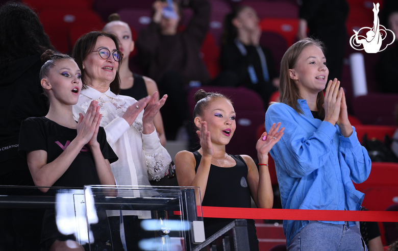 Группа поддержки на трибунах