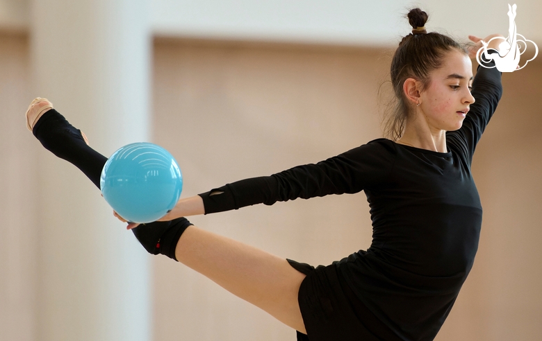 Anna Vakulenko during the ball exercise